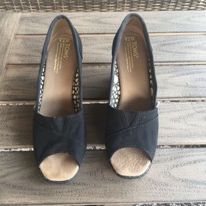 Toms wedges